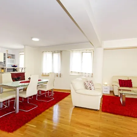 Delux Apartman Jukic Apartment