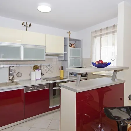Delux Apartman Jukic Apartment Makarska
