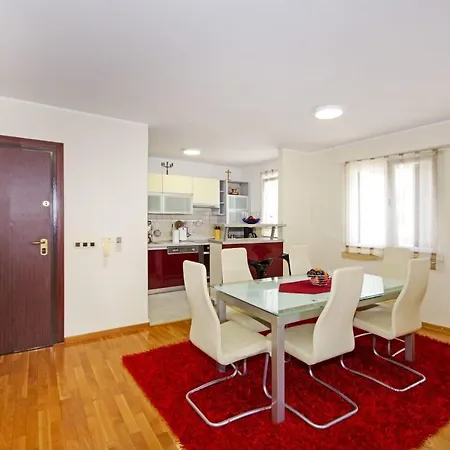 Apartment Delux Apartman Jukic *