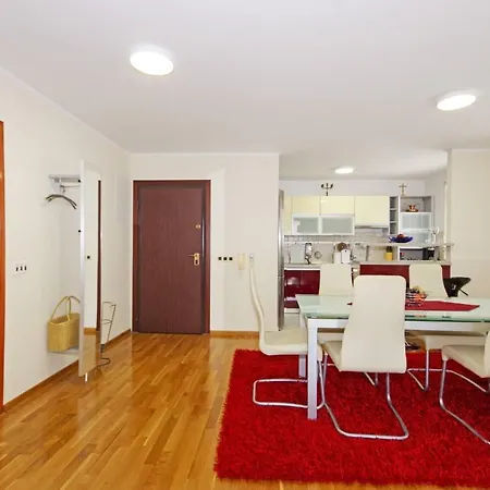 Delux Apartman Jukic Apartment
